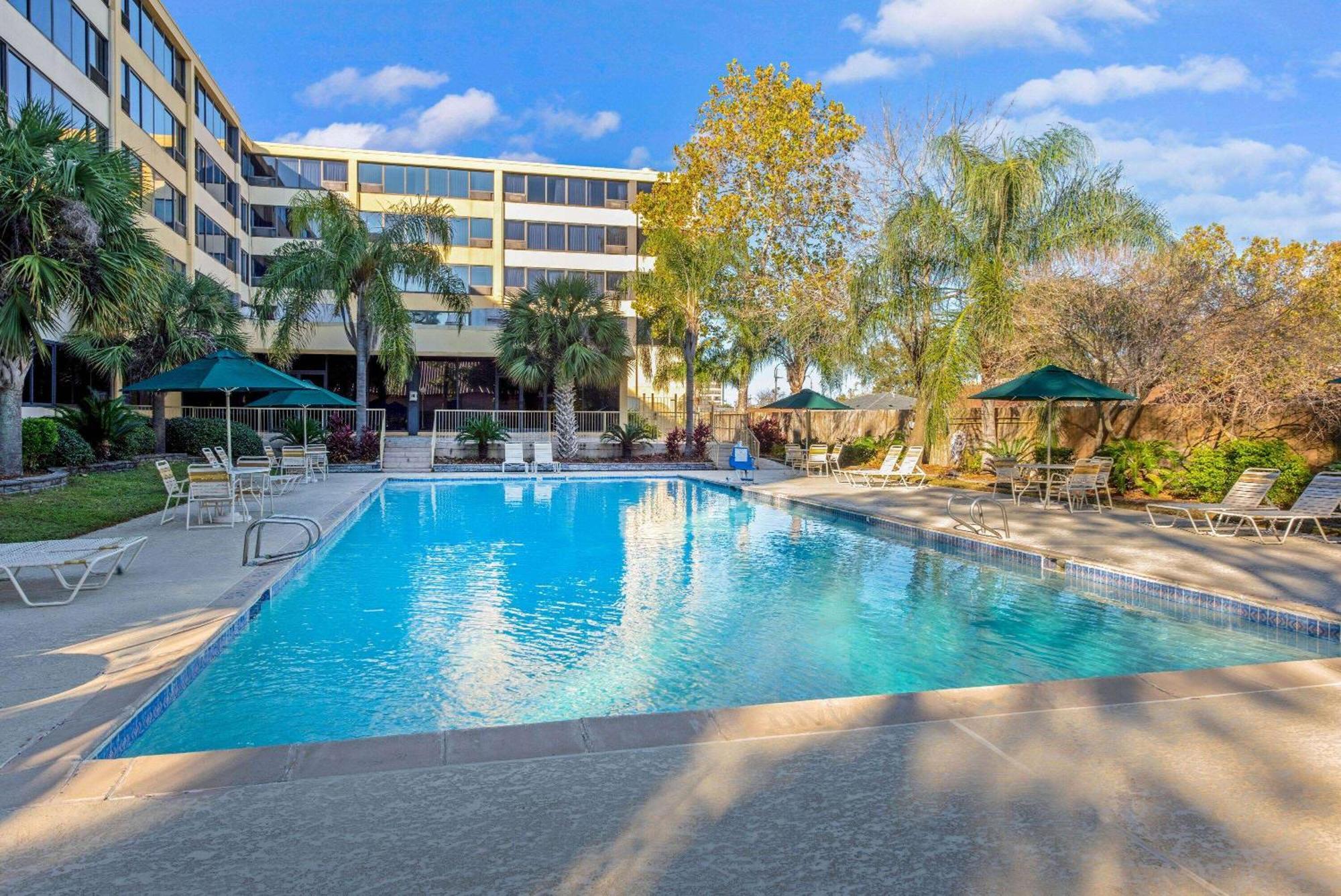La Quinta By Wyndham New Orleans Airport Hotel Kenner Ngoại thất bức ảnh