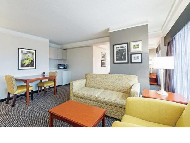 La Quinta By Wyndham New Orleans Airport Hotel Kenner Ngoại thất bức ảnh